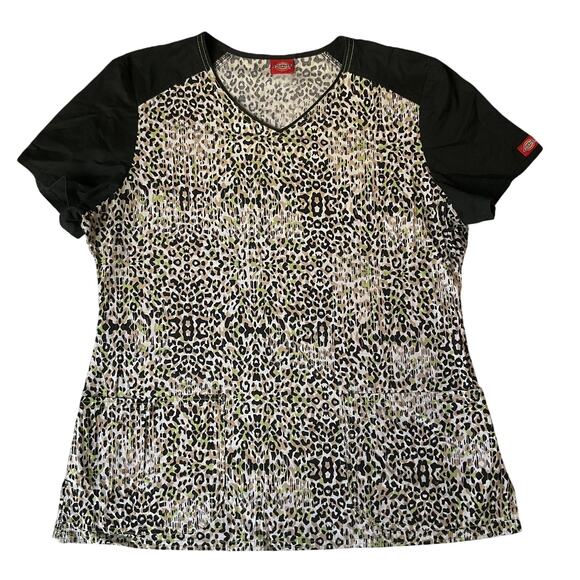Dickies Women Scrub Top Size M Multicolor Animal Print Short Sleeve - Picture 1 of 9